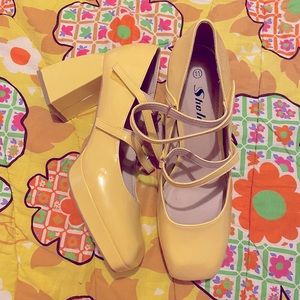 SHEIN yellow square toe platform heels! US size 11